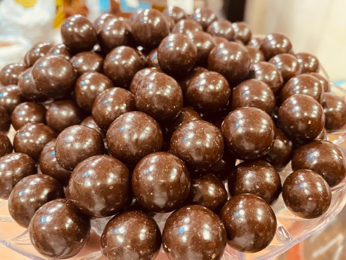 Nocciole tostate al cioccolato  AL LATTE